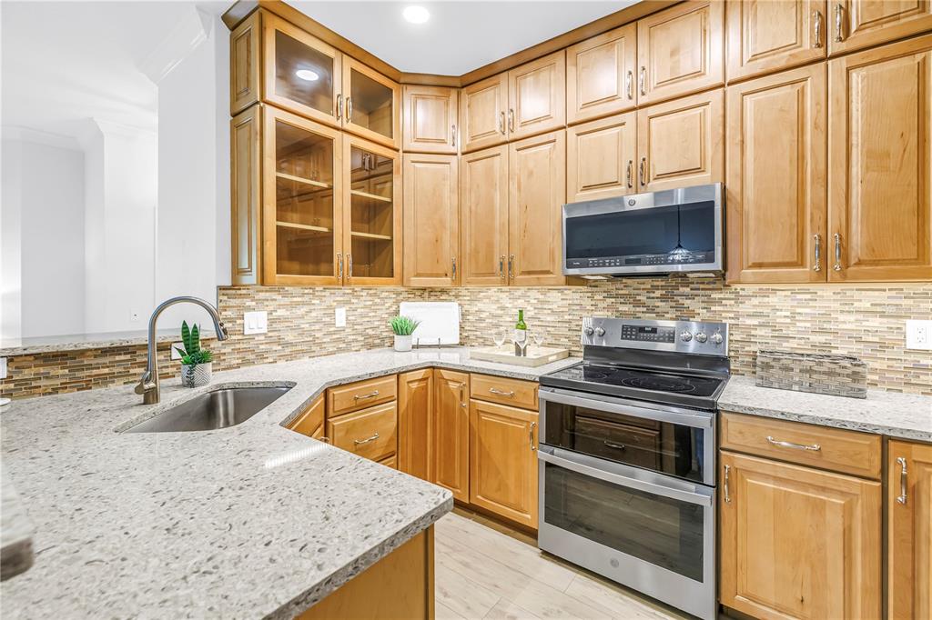 350 2ND STREET N UNIT 6, ST PETERSBURG, FL — photo 4 of 62