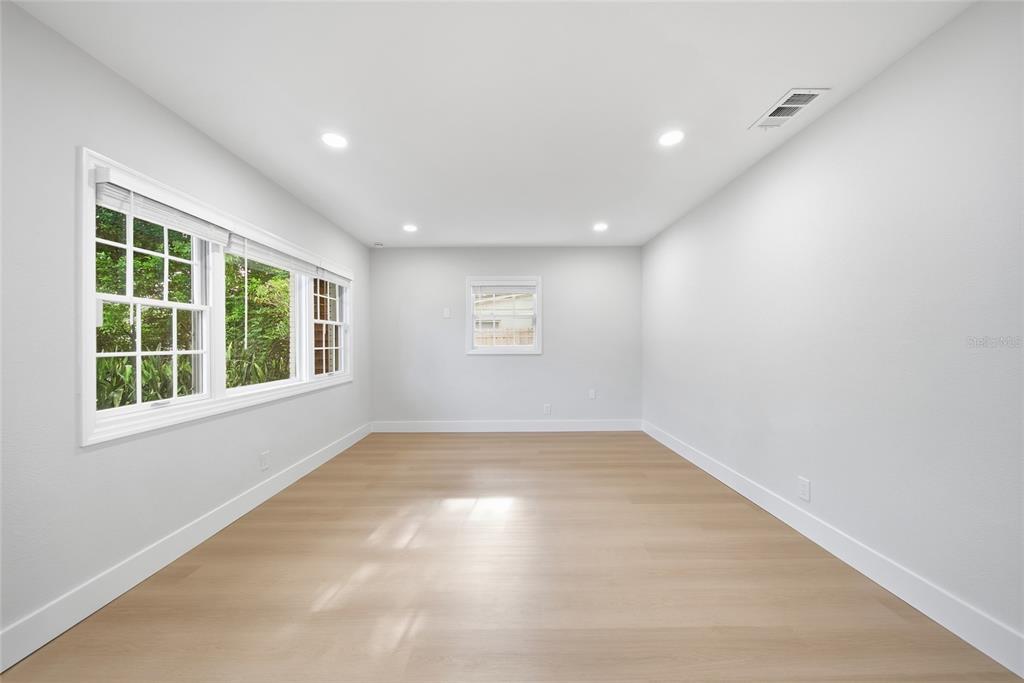 5401 E 98TH AVENUE, TEMPLE TERRACE, FL — photo 4 of 30