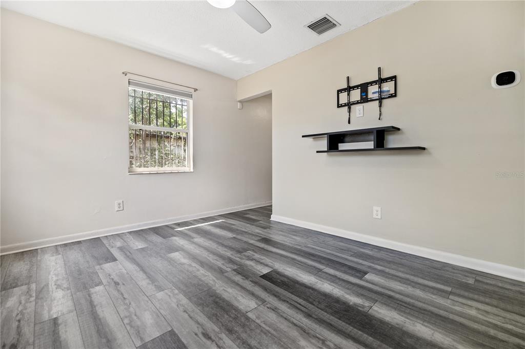 4401 10TH AVENUE S, ST PETERSBURG, FL — photo 4 of 14