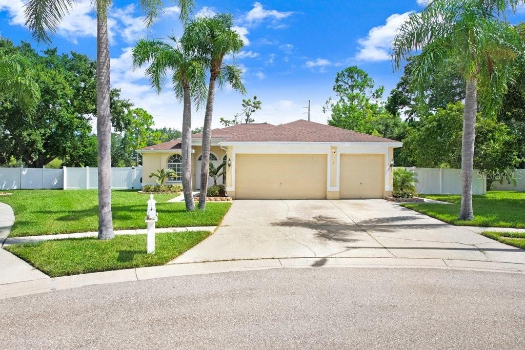 8708 EAGLE COVE COURT