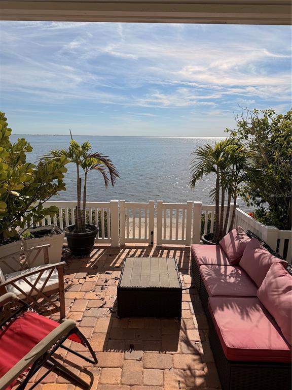 5050 COQUINA KEY DRIVE SE, ST PETERSBURG, FL — photo 3 of 15
