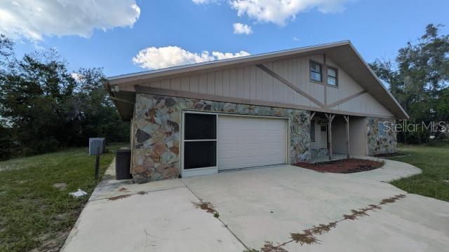 8568 HEATHER BOULEVARD, WEEKI WACHEE, FL — photo 2 of 26