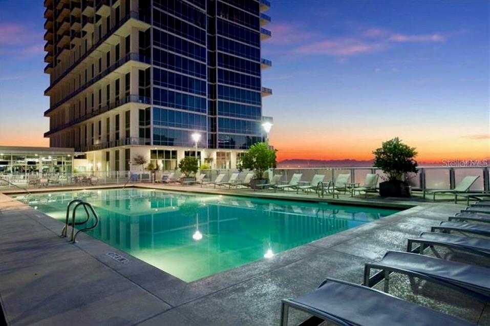 150 E ROBINSON STREET UNIT 817