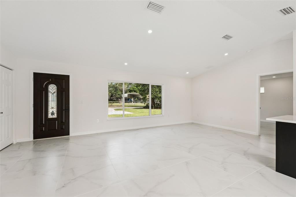 2544 N ARROWHEAD ROAD, AVON PARK, FL — photo 4 of 27
