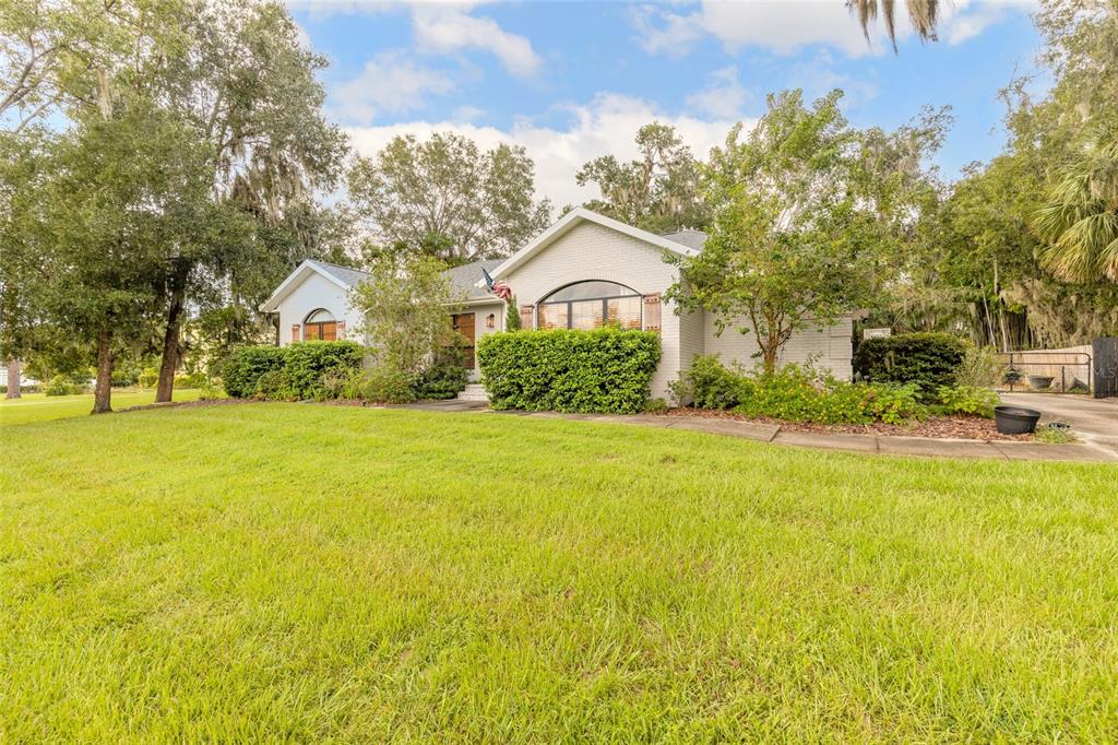 208 W STETSON AVENUE, DELAND, FL — photo 3 of 30