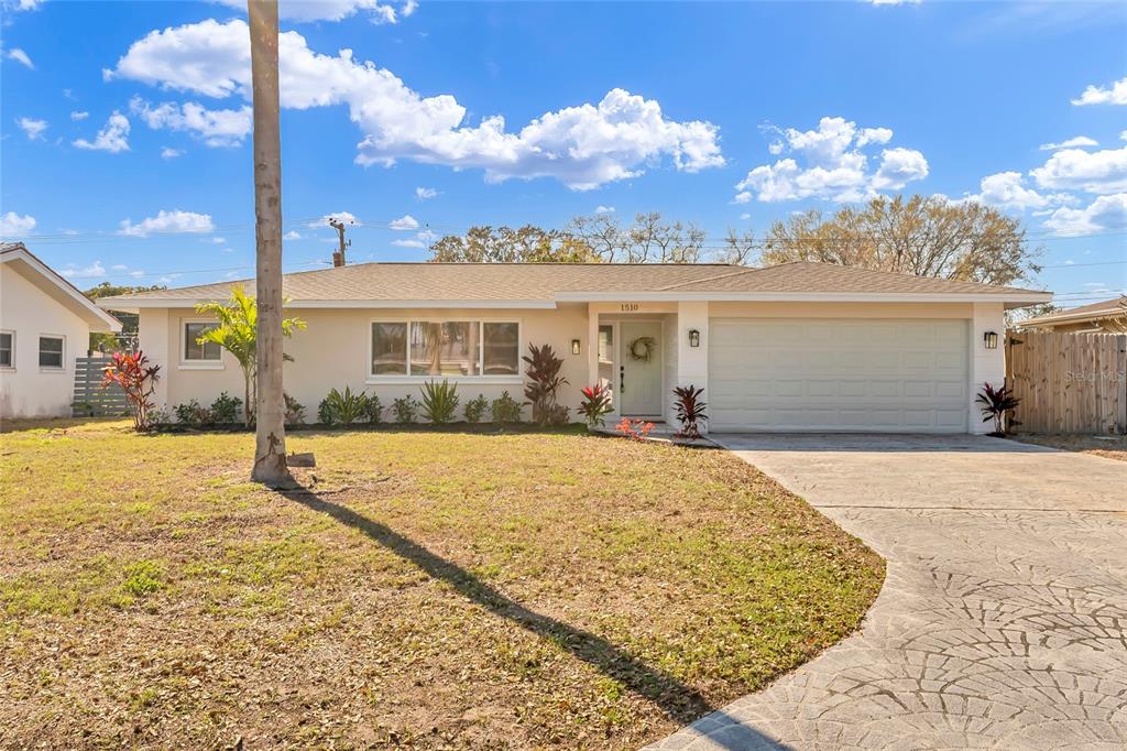 1510 LAKESIDE DRIVE