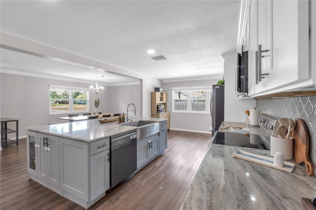 11304 LEPRECHAUN DRIVE, RIVERVIEW, FL — photo 4 of 30