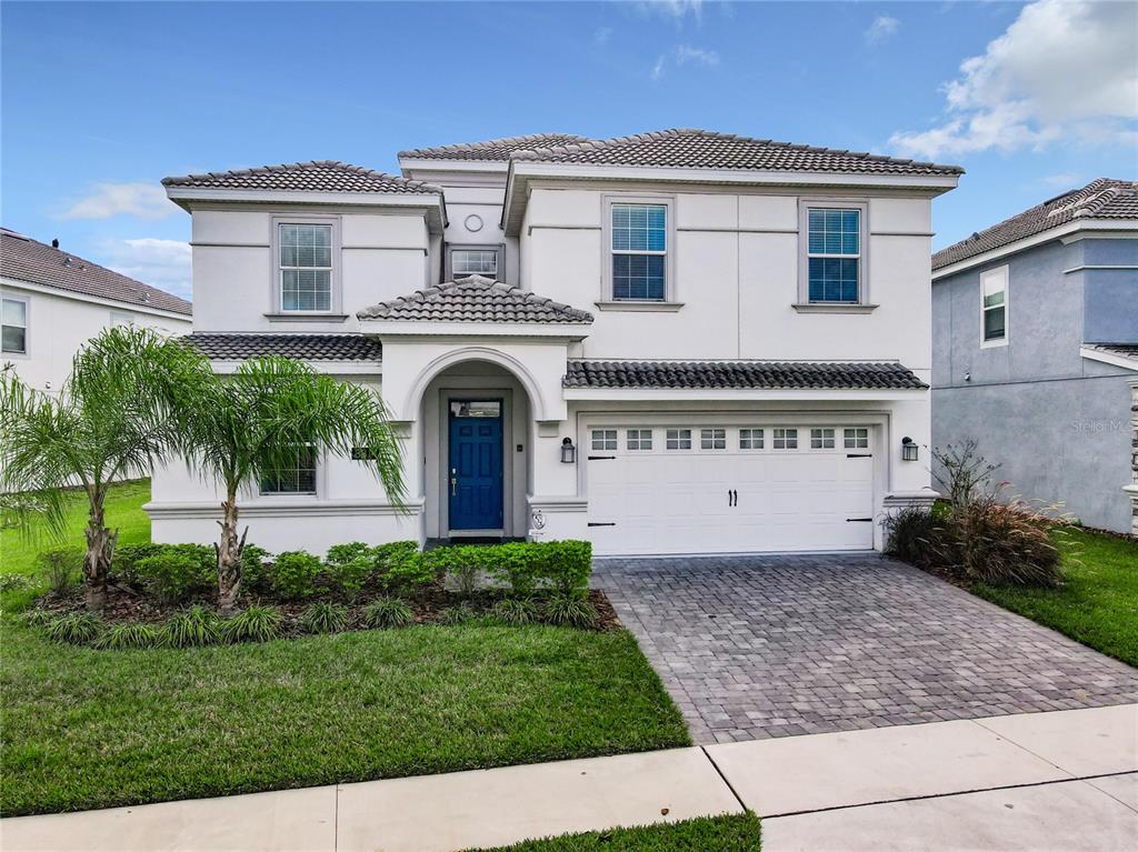 8814 INTERLOCKING COURT
