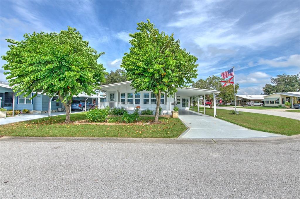 35207 MAKENZIE STREET, ZEPHYRHILLS, FL — photo 2 of 42