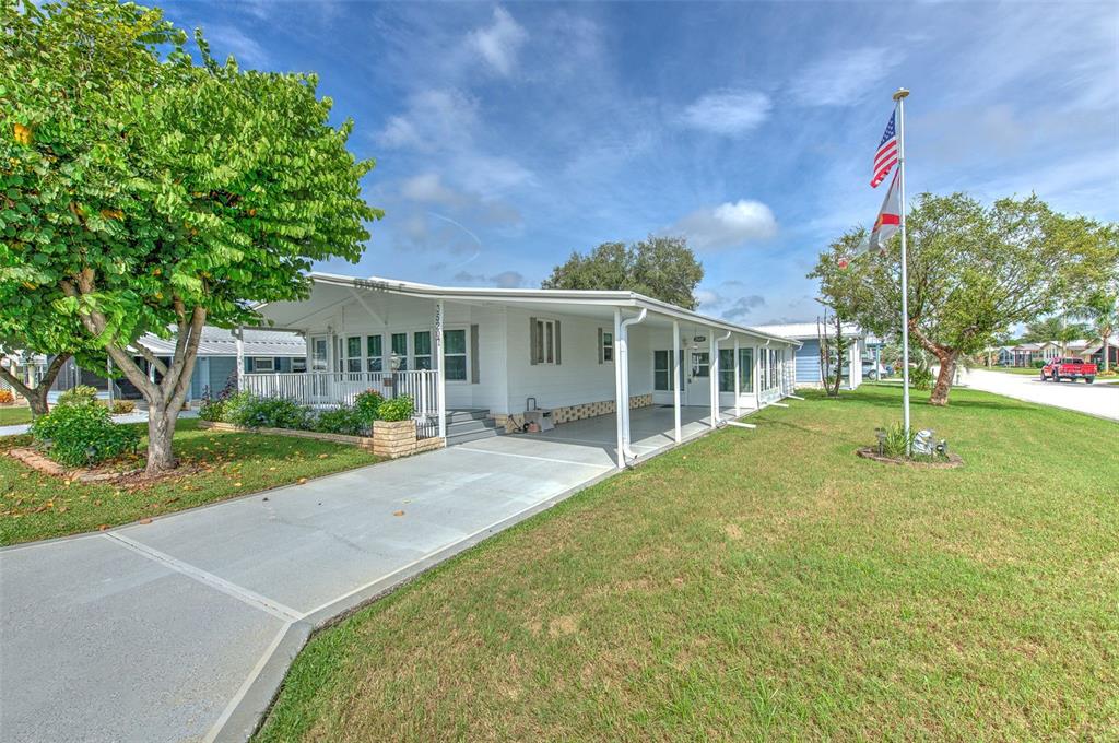 35207 MAKENZIE STREET, ZEPHYRHILLS, FL — photo 4 of 42