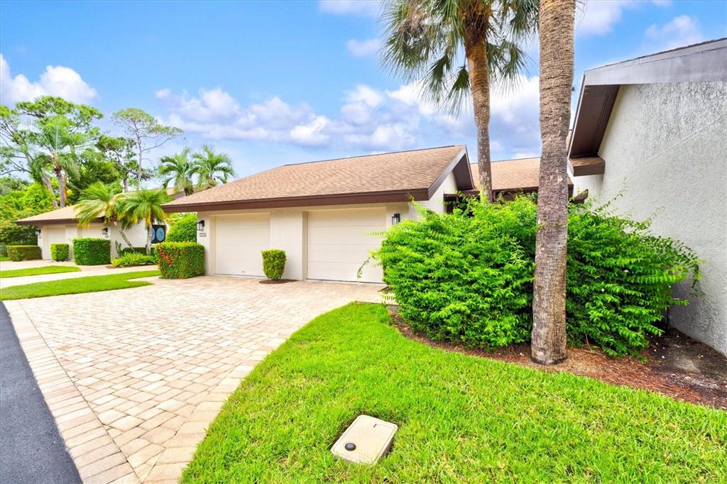 3118 WINDRUSH BOURNE UNIT 8, SARASOTA, FL — photo 4 of 30