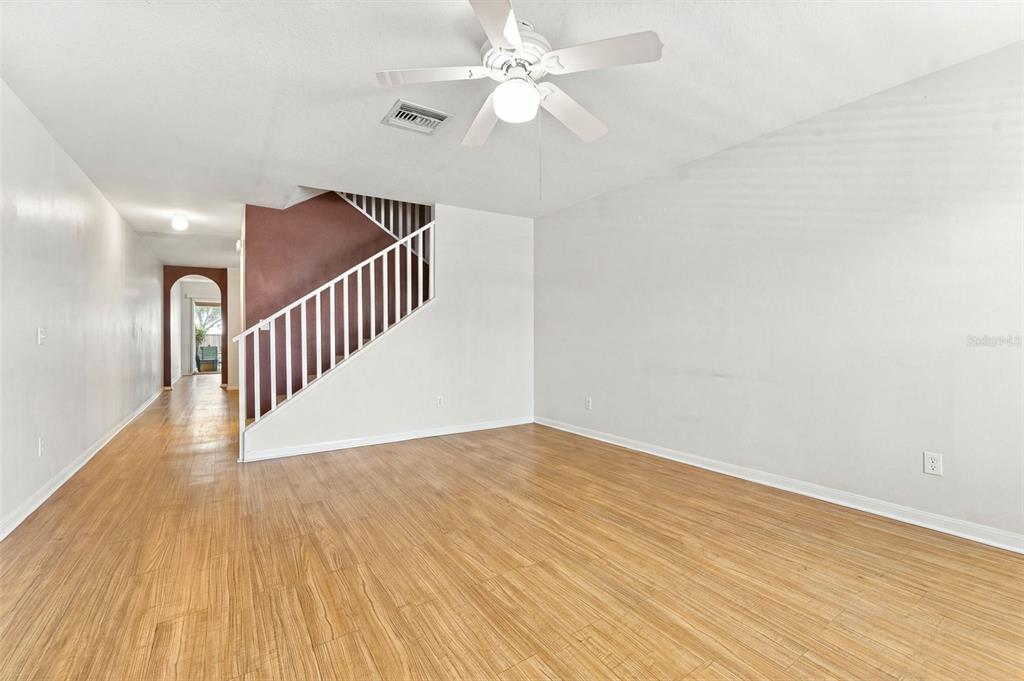 349 KENSINGTON LAKE CIRCLE, BRANDON, FL — photo 4 of 34