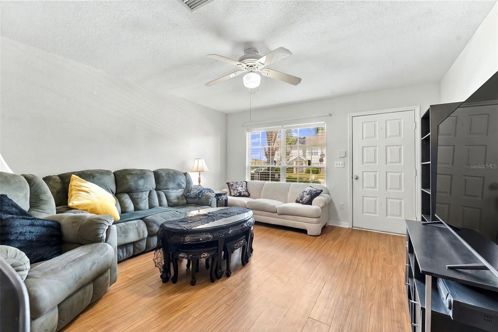 349 KENSINGTON LAKE CIRCLE, BRANDON, FL — photo 5 of 34