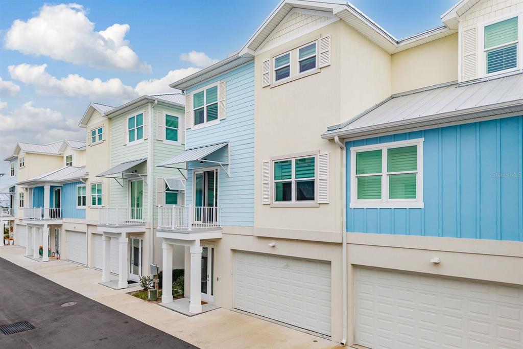 833 OAK BEND LANE