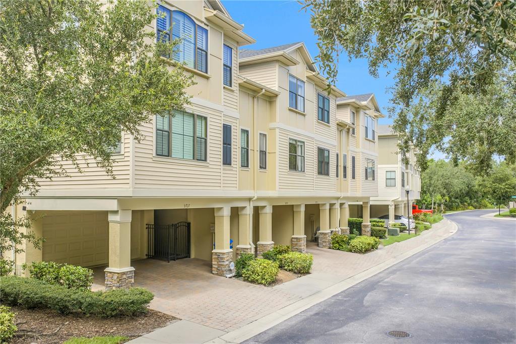 9715 BAY GROVE LANE, TAMPA, FL — photo 2 of 30
