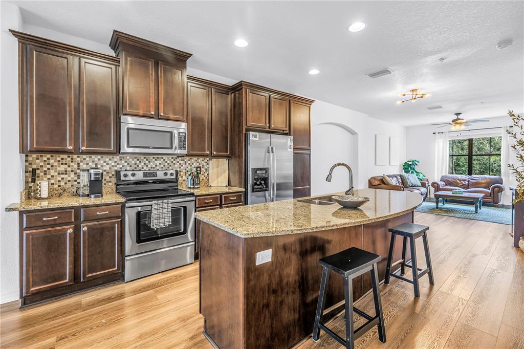 9715 BAY GROVE LANE, TAMPA, FL — photo 4 of 30