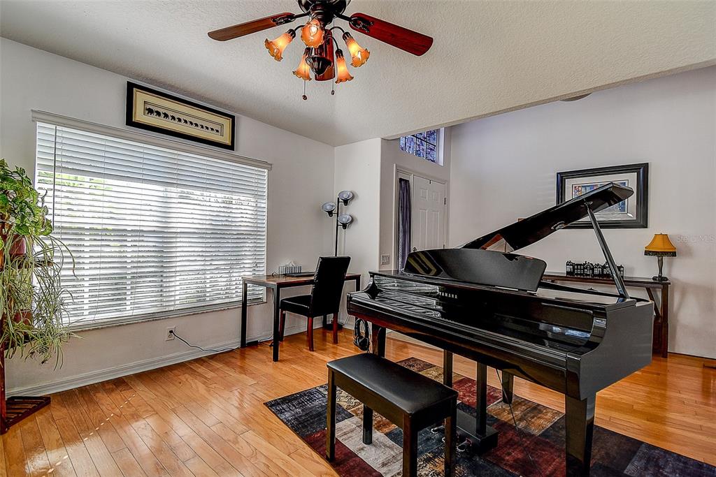 624 N LAKE BOULEVARD, TARPON SPRINGS, FL — photo 4 of 37