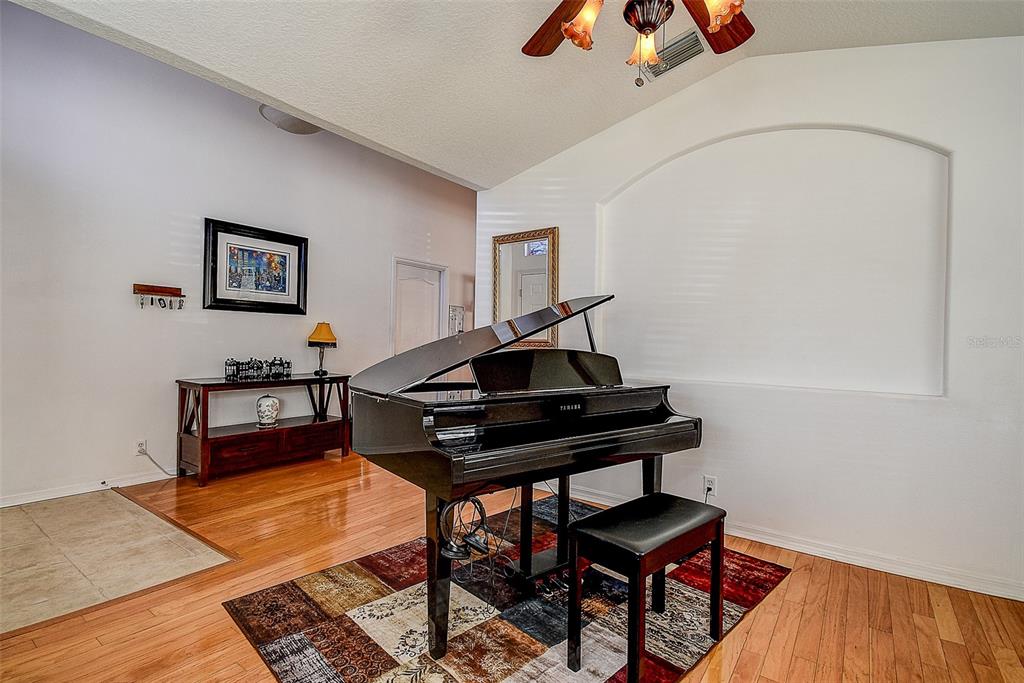 624 N LAKE BOULEVARD, TARPON SPRINGS, FL — photo 5 of 37