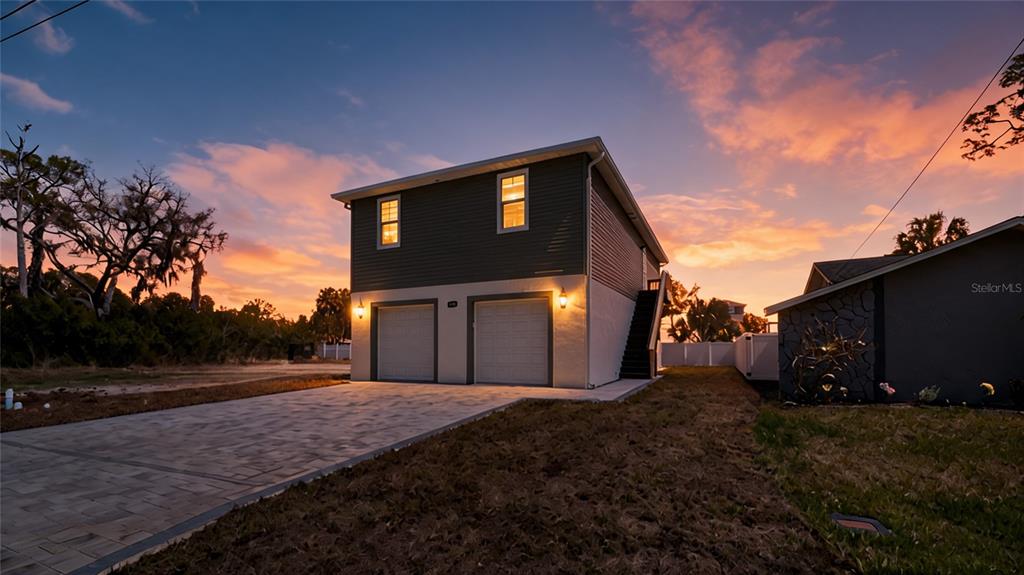 5050 OAK LEAF LANE