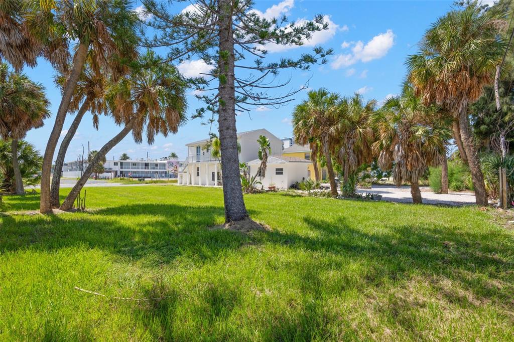623 73RD AVENUE, ST PETE BEACH, FL — photo 4 of 11