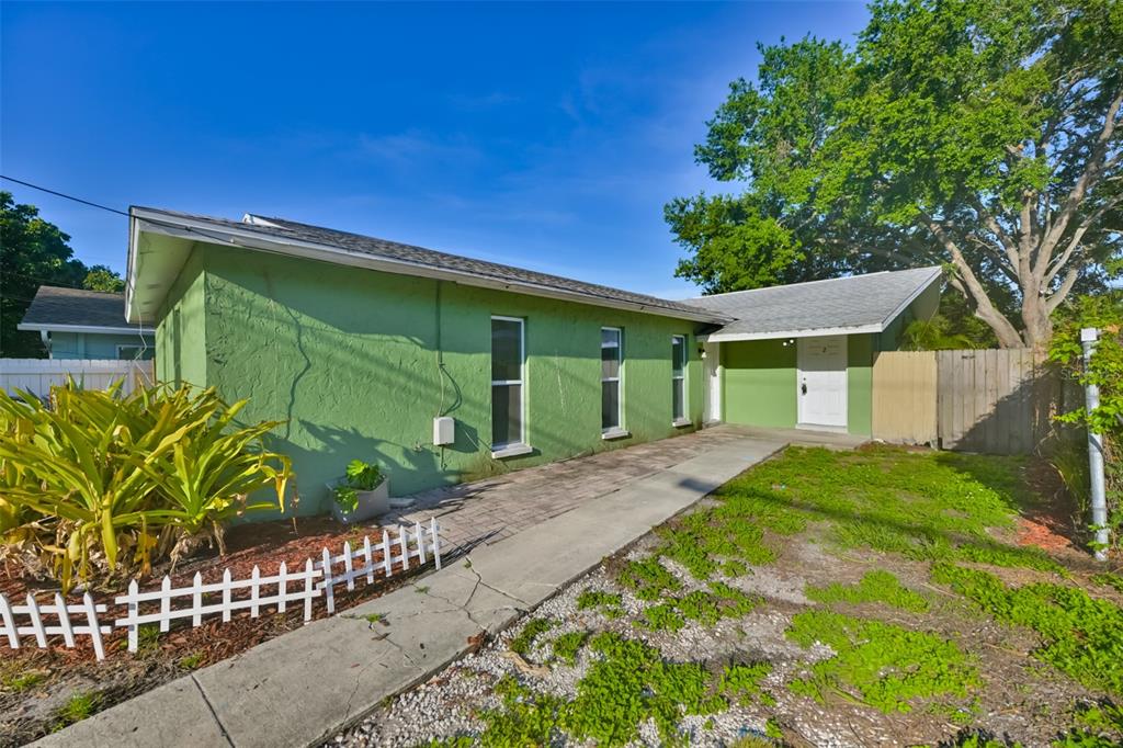 15616 AVALON AVENUE UNIT 2, CLEARWATER, FL — photo 3 of 30