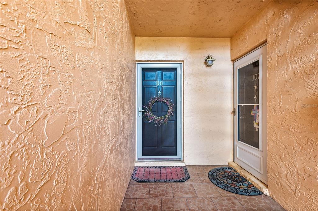 101 DOGWOOD CIRCLE, SEMINOLE, FL — photo 2 of 16