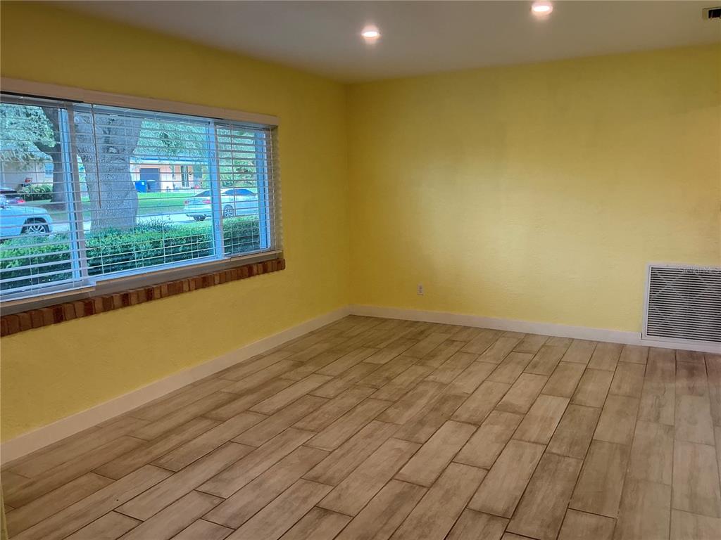 5248 15TH AVENUE N, ST PETERSBURG, FL — photo 5 of 46