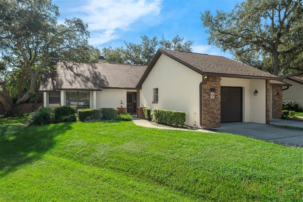 123 GOLF CLUB DRIVE