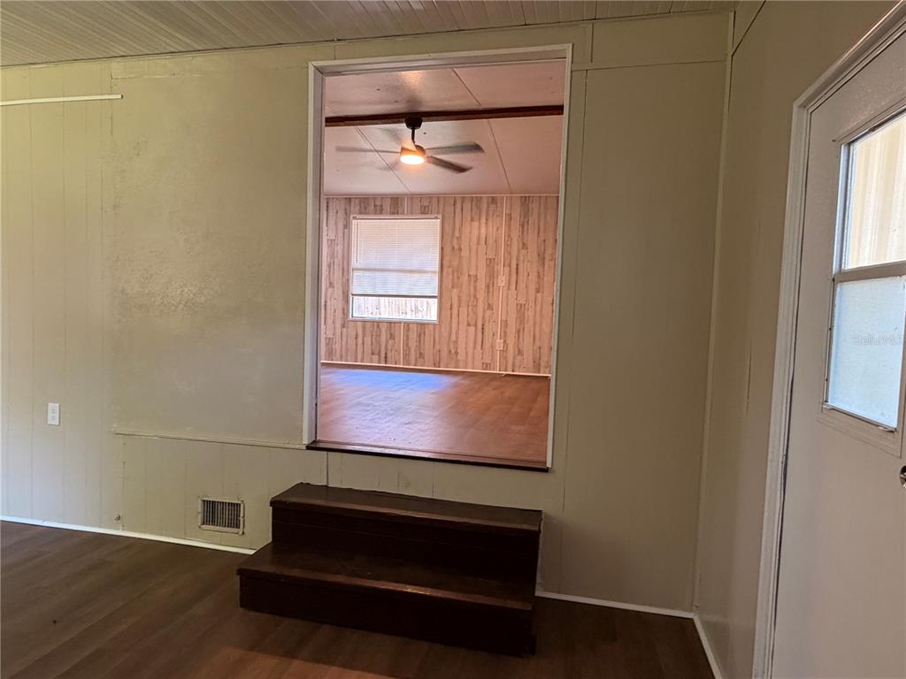 1583 CR 435, LAKE PANASOFFKEE, FL — photo 4 of 17