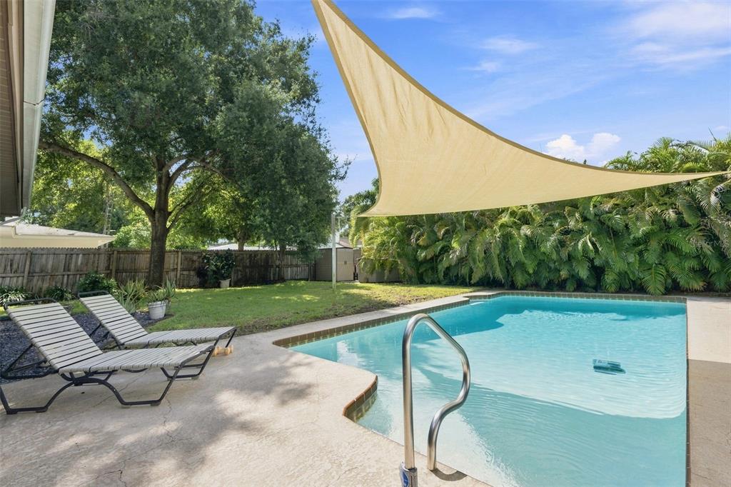 1683 OAK PLACE, CLEARWATER, FL — photo 2 of 30