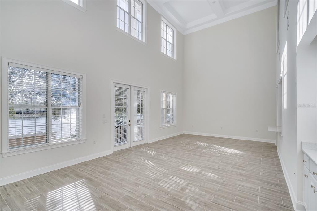 390 NEWBURY PLACE N, ST PETERSBURG, FL — photo 3 of 30