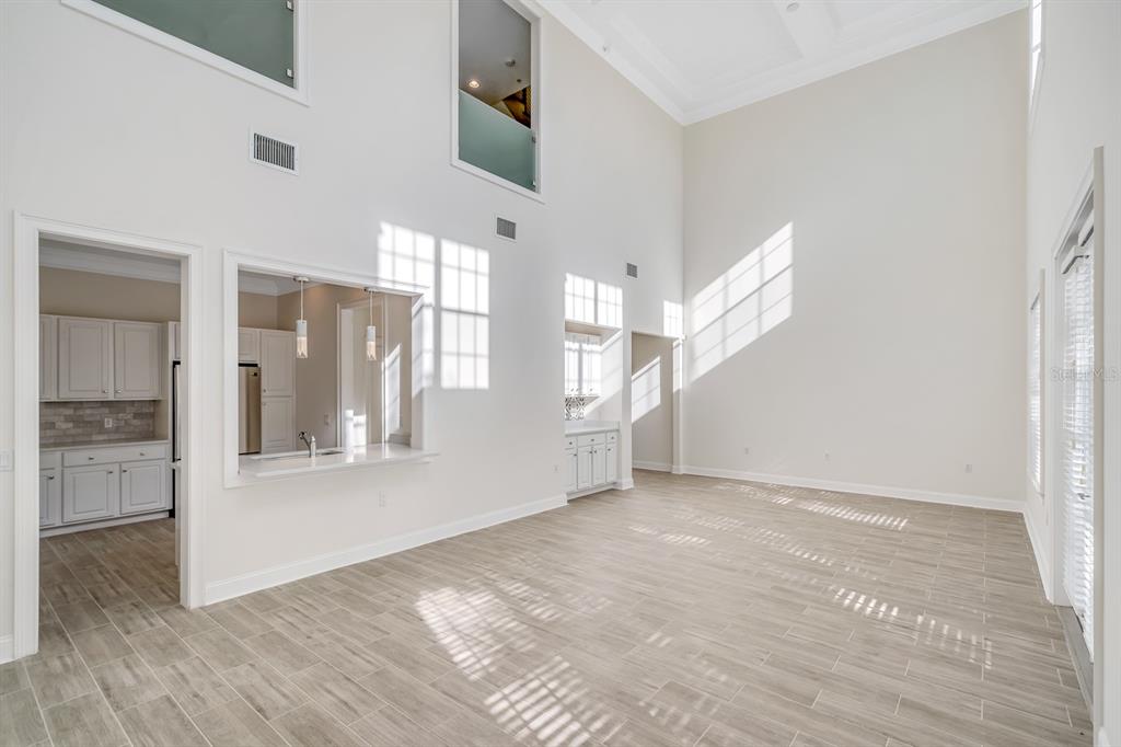 390 NEWBURY PLACE N, ST PETERSBURG, FL — photo 5 of 30
