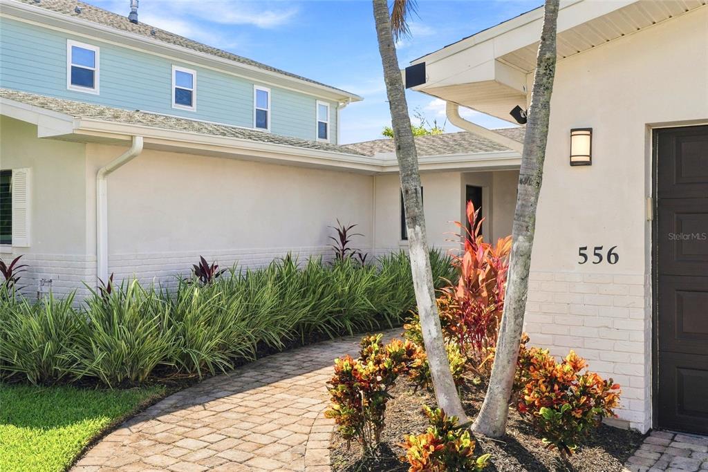 556 JOHNS PASS AVENUE, MADEIRA BEACH, FL — photo 2 of 42