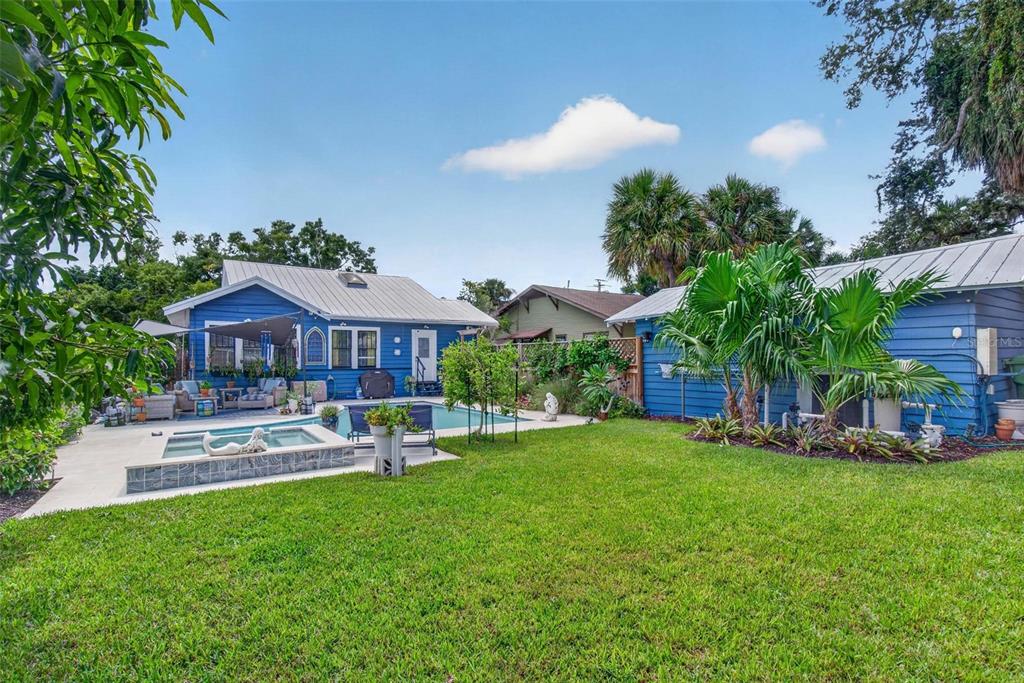 2318 7TH AVENUE W, BRADENTON, FL — photo 3 of 30