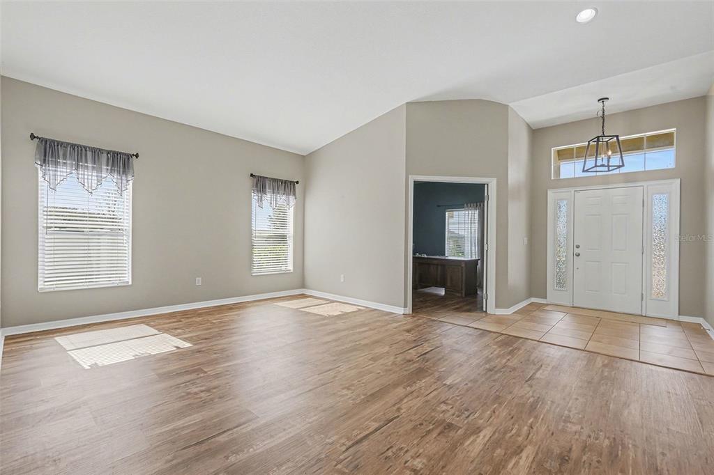 12324 LOOPBACK DRIVE, SAN ANTONIO, FL — photo 5 of 30