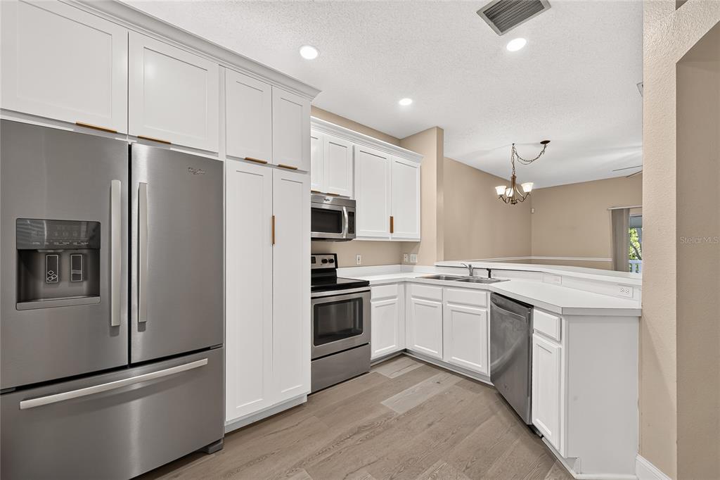 4319 DEERMONT CIRCLE, TAMPA, FL — photo 5 of 30