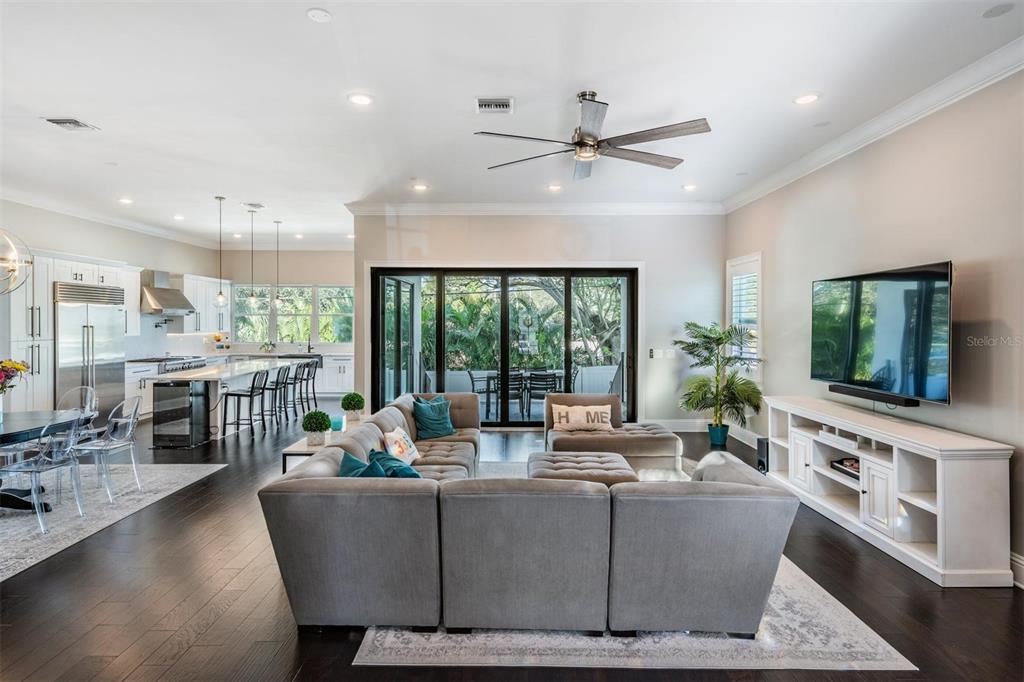 619 DANUBE AVENUE, TAMPA, FL — photo 4 of 30