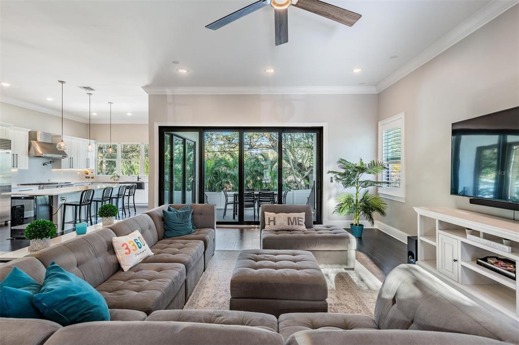 619 DANUBE AVENUE, TAMPA, FL — photo 5 of 30