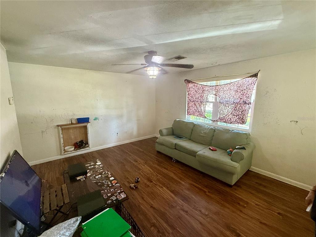255 VALENCIA ROAD, DEBARY, FL — photo 5 of 27