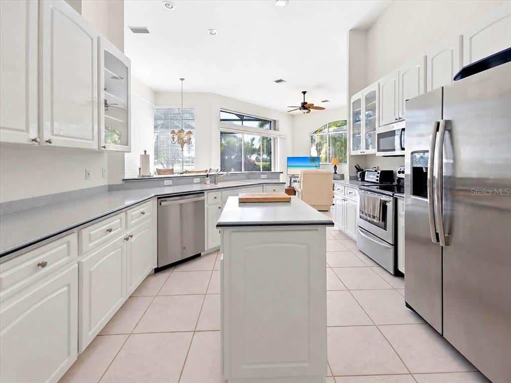 585 CORAL CREEK DRIVE, PLACIDA, FL — photo 4 of 30