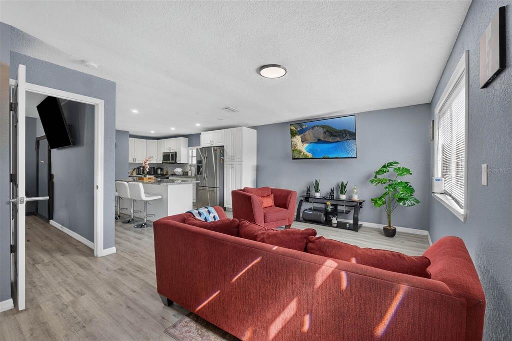 8114 N EDISON AVENUE, TAMPA, FL — photo 4 of 30