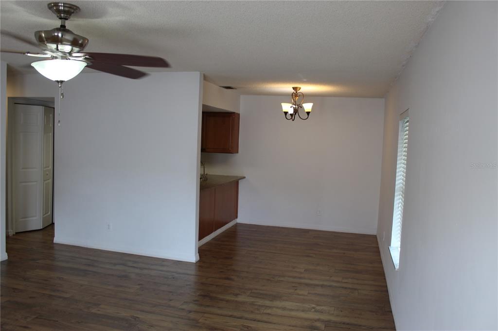 6912 EL CENTRO COURT UNIT 1, TAMPA, FL — photo 4 of 11