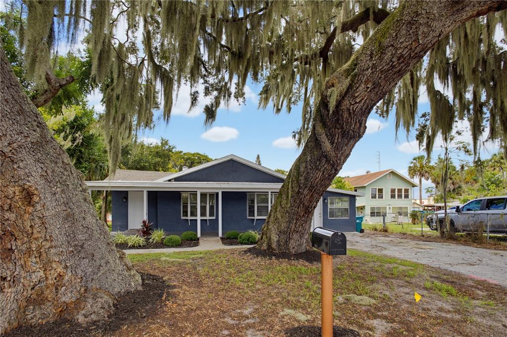 33 W HERRICK DRIVE, EUSTIS, FL — photo 2 of 30