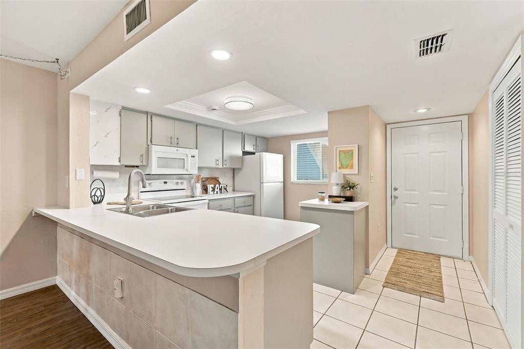 12274 SW EGRET CIRCLE UNIT 3203, LAKE SUZY, FL — photo 5 of 30