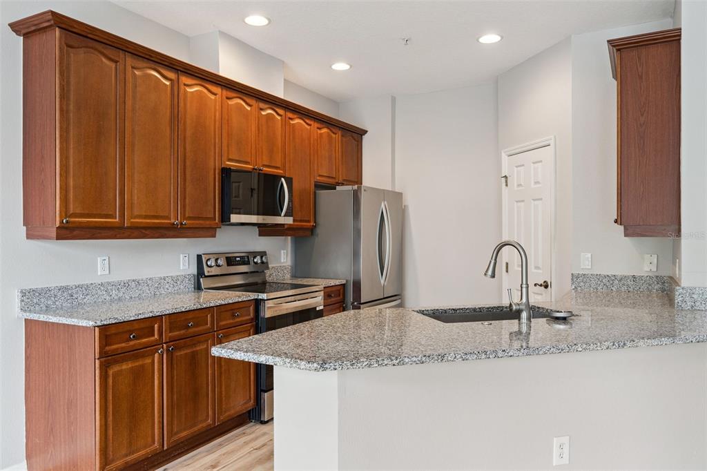 512 PINEBRANCH CIRCLE, WINTER SPRINGS, FL — photo 5 of 30