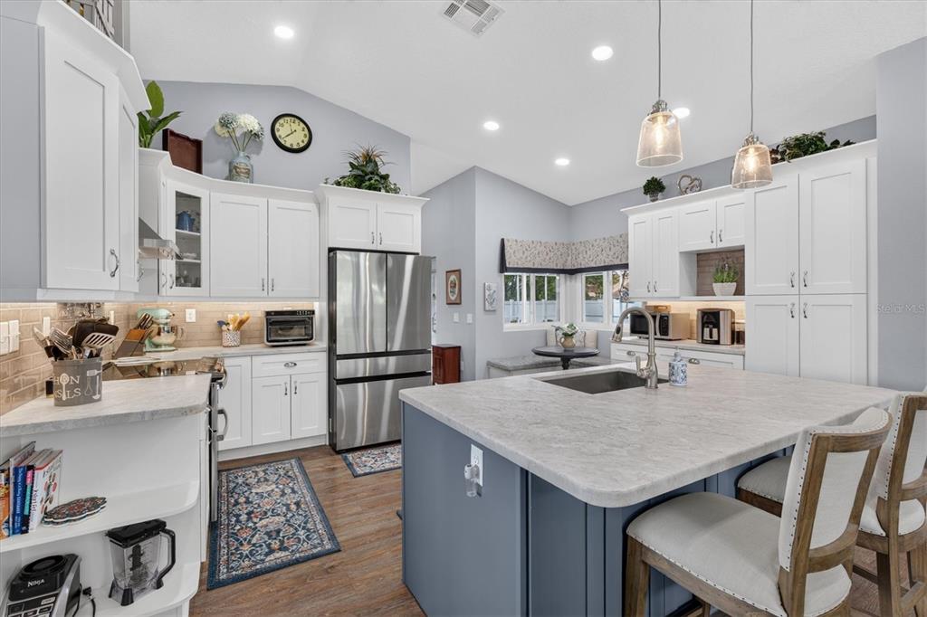 8185 SPANISH OAK DRIVE, SPRING HILL, FL — photo 4 of 52