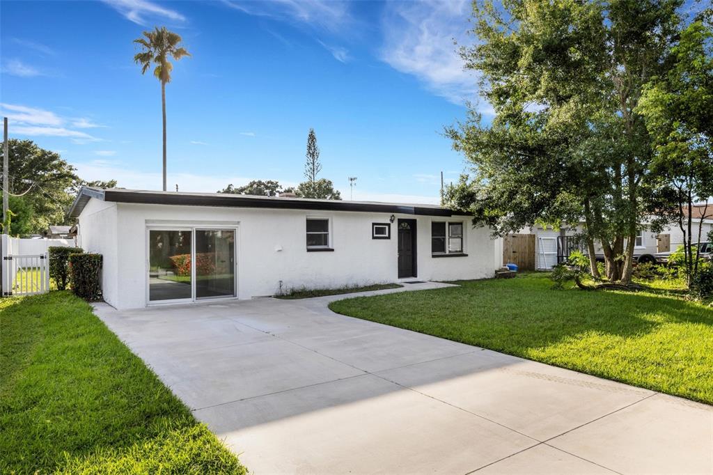 8936 67TH STREET N