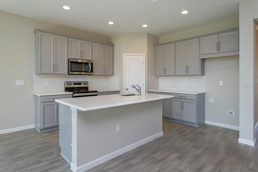 2914 SUPERMARINE ROAD, TAVARES, FL — photo 4 of 18