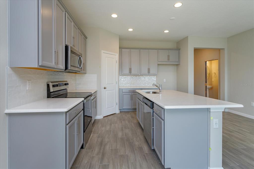 2914 SUPERMARINE ROAD, TAVARES, FL — photo 5 of 18