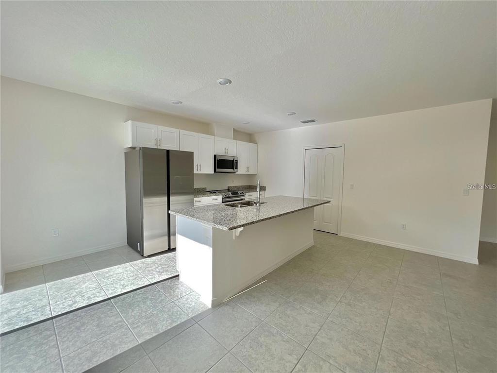 560 WALNUT AVENUE, ORANGE CITY, FL — photo 4 of 26